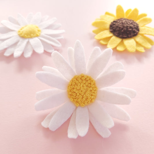 Freckles and Co Felt Flower Brooches sewing tutorial